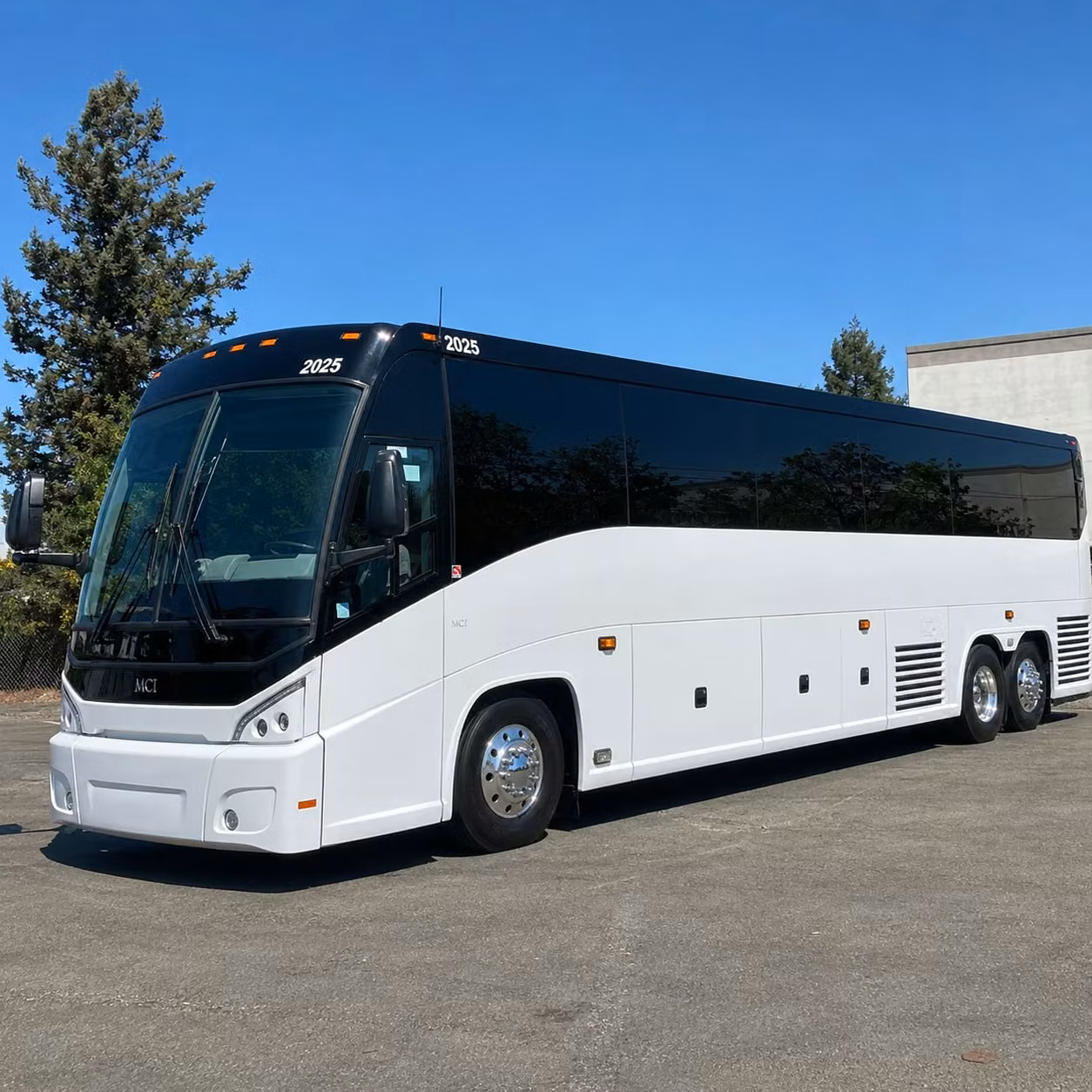 book long distance transportation in clarksville or any city nearby